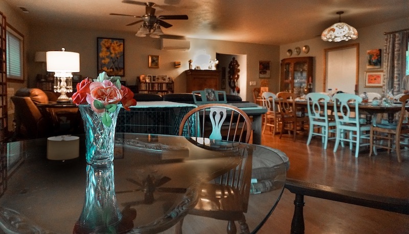 Yosemite Plaisance great room and dining area